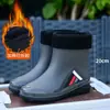 Botas de lluvia para mujer talla grande, de media pantorrilla a la moda, botas de lluvia impermeables y antideslizantes para hombre, adecuadas para pescar al aire libre, hacer senderismo y días lluviosos