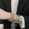 Pulseira Aberta Texturizada com Brilho Metálico, Pulseira Versátil da Moda Casual Tendência, Joia de Luxo Leve de Alta Qualidade para Mulheres