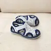 Sandalias para Niñas 2025 Primavera/Verano Nuevo Estilo Zapatos Deportivos de Playa Cerrados para Niños Zapatos de Agua para Niños Color Caramelo Zapatos de Exportación