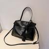 2024 Otoño e Invierno Nuevo Europeo y Americano Simple Gran Capacidad Casual Hebilla Bolso Grande Hombro Moda Trendy Bolso Bandolera Bolso de Mujer