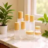 Tarro de Crema de Vidrio Esmerilado con Patrón de Madera en Múltiples Especificaciones, Botella Dosificadora de Loción, Botella con Cabeza de Bomba Spray, Botella de Crema para Empaque de Muestras Pequeñas