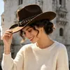 Chapéu de Cowboy Ocidental Mais Vendido Outono Inverno Chapéu de Camurça Sintética com Aba Curva Chapéu de Lã Versátil para Uso Externo Feminino Emagrecimento Facial