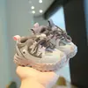 Tênis de Caminhada Outdoor Infantil 2026 Primavera/Verão Novos Sapatos Roxos para Meninas Tênis Esportivos Casuais Respiráveis Moda para Meninos