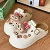 Sapatos perfurados de sola grossa para mulheres, verão, ursinho fofo, EVA antiderrapante, estudante, praia, bico fechado, sandálias estilo Birkenstock