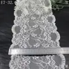 Ribete de Encaje Elástico Floral Cortado a Través Negro y Blanco Tanglong 18cm Accesorios de Ropa Lencería Materiales Hechos a Mano para DIY
