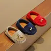 Chegada Nova Outono 2025 Sapatos Mocassins Retrô Infantis Meninos Solado Macio Sapatos Casuais Estilo Britânico Meninas Sapatos de Couro Flats Tendência