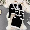 Traje de moda temperamento de socialité femenino cuello en V color contrastante chaqueta corta de punto conjunto de dos piezas vestido tubo con tirantes otoño