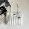 Bolsa Tote de Pelúcia Grande Capacidade Feminina 2026 Nova Elegante Versátil Para Aula Bolsa de Ombro Casual Bolsa de Pelo para o Trabalho