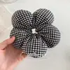 Anillo para el pelo de flor de almohada blanco y negro Estilo Ins Vintage Francés Tela Relleno de Algodón Accesorios para el Cabello de Colon Cuerda Grande para el Cabello