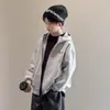 Chaqueta con capucha para niño, estilo primavera y otoño, nueva versión coreana 2026 chaqueta de otoño para niños, top de punto para niños mayores, elegante y genial