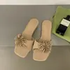 Sandalias Planas con Pedrería de Fuegos Artificiales para Mujer, Elegantes para Primavera y Verano, Nuevas Sandalias Cuadradas de Tacón Bajo 2026 para Combinar con Vestidos