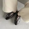 Zapatos Planos de Encaje de Cuero Transpirable Calados Retro Estilo Francés con Punta Redonda y Corte Profundo para Mujer, Primavera 2026