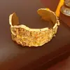 Pulseira Aberta Plissada Irregular Europeia e Americana Transfronteiriça Exagerada Versátil Design de Nicho Joias de Alta Qualidade para Mulheres