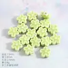 Cuentas pequeñas de flor de cerámica de colores, no se decoloran, agujero recto, cuentas sueltas de flor de cinco pétalos, para joyería y accesorios de ropa DIY hechos a mano, cuentas de porcelana