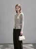Estilo Sencillo Ajuste Delgado Color Sólido Manga Larga Cuello Redondo Tejido Temperamento Femenino Versátil 2026 Nuevo Estilo Suéter Cárdigan 25800