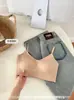 Base Líquida com Sensação Nua Imperceptível, Sutiã para Mulheres com Bojos Fixos, Alças Finas, Efeito Push-Up, Fechamento Invisível Envolvente, Anti-Queda, Sem Aro