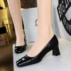 5293 Zapatos de Mujer Estilo Retro Tacón Grueso Tacón Medio Boca Poco Profunda Costura Tacón Cuadrado Banquete Europeo y Americano Combinan con Todo Moda Estilo Nuevo Zapatos de Una Sola Capa para Mujer