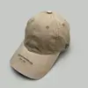 Boné de beisebol bordado com letras estilo retrô simples de quatro estações para homens e mulheres, design com proteção solar, boné tipo bico de pato para uso diário no atacado