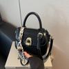 Bolsa de Sillín de Alta Gama Transfronteriza, Bolso de Hombro de Moda y Versátil, Nuevo Bolso Cruzado Casual de Tendencia de Nicho 2026