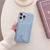 Porta-Cartões e Capa de Celular Famosos na Internet com Padrão de Lichia para Apple 16/17 Pro, Capa de Celular Lisa da Moda para 16 Pro Max