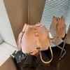 Bolsa Saco de Bolinhas para Comércio Exterior para Mulheres 2026 Nova Tendência Moda Bolsa de Ombro Casual Versátil Estilo Coreano Bolsa Transversal