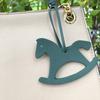 Nuevo Caballo Mecedor Colgante de Cuero Lindo Llavero Colgante de Bolsa Pony Llavero para Llaves de Coche Colgante de Cuero