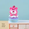 Ornamento de Mesa de Urso Morango de Resina em Estoque na Fábrica para Escritório e Casa, Miniaturas Fofas, Presentes Culturais e Criativos da Moda Atacado