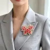 Broche de mariposa vintage europeo y americano con pedrería de colores, alfiler de aleación de lujo ligero incrustado, accesorio para abrigo y traje, accesorio para corsage