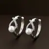 Pendientes de Hebilla de Oreja de Zirconia con Diseño Cruzado Estilo Coreano Lujo Ligero Perla de Gama Alta Elegantes Pendientes para Mujer Versátiles Moda Pendientes de Verano