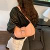 Estilo francês pequeno crowdsourcing 2023 Nova bolsa feminina Bolsa transversal popular para todos os jogos Bolsa de ombro elegante nas axilas