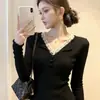 Blusa de Tricô com Patchwork de Renda, Gola Lapela, Manga Longa, Corte Slim, Camada Interna, para Mulheres, Primavera/Outono, Falso Duas Peças, Barra com Babados, Top Base