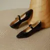 Zapatos de tacón de bloque de punta cuadrada de temperamento para mujer, nueva temporada primavera y otoño 2026, correa única retro francesa versátil y cómoda, tacones altos