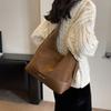 Bolsa de grande capacidade para mulheres Outono e Inverno All-matching 2023 nova bolsa de ombro retro crossbody balde para mulheres bolsa tote de viajante