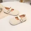 Sapatos de couro para meninas, novo estilo primavera e outono 2025, sapatos infantis, sapatinhos de princesa para meninas, mocassins de sola macia, sapatos de bebê, modernos.