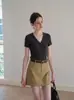 Camiseta de punto para mujer, estilo Old Money, con canalé, cuello en V, manga corta, verano, retro francés, corte ajustado, top versátil de nicho