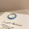 Anillo retro estilo vintage para mujer, versátil y moderno, adecuado para apilar, con un diseño único y elegante microincrustado, anillo para el dedo índice estilo ins, nuevo modelo de moda