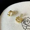 Pendientes Sencillos y Elegantes en Forma de C de Nácar, Lujo Ligero y Sensación de Alta Gama, Pinzas para Orejas de Bobina de Mosquitos Modernas y Versátiles para Mujeres sin Perforaciones