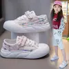 Zapatos de Lona para Niños, Estilo Coreano Verano Nuevos Zapatos para Estudiantes, Zapatos Deportivos Casuales, Zapatos Bajos de Suela Suave para Niñas Venta al por Mayor