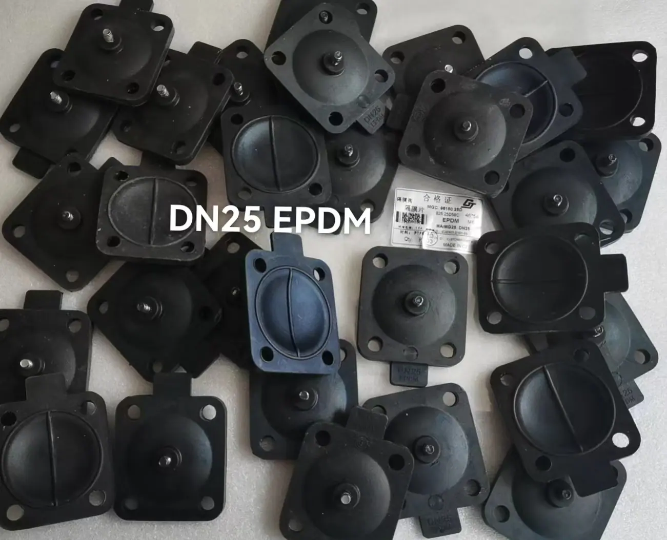 DN25 M6 46-54mm EPDM (1)