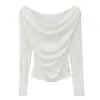 Camiseta base modal negra de manga larga, elegante camiseta de manga larga asimétrica para mujer, corte ajustado, hombros descubiertos, con un escote fluido, disponible en blanco