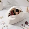 Bolsa de Tocador Portátil de Gran Capacidad, Bolsa de Almacenamiento para Cosméticos, Diseño de Lunares de Nicho, Versátil para Mujeres