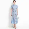 Elegante y estiloso vestido corto de encaje con cuello camisero, entallado en la cintura, corte ceñido, falda de sirena, con camisola y cinturón