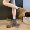 Botas Martin de suela gruesa para mujer, nueva colección primavera/otoño 2026, botas de trabajo para exteriores estilo británico, botines con forro de polar, botas amarillas que aumentan la altura