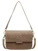 Bolso pequeño elegante de alta gama para mujer 2026 nuevo popular de primavera y verano bandolera de un solo hombro bajo el brazo bolso cuadrado pequeño