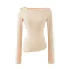 Top de camiseta gris ajustado, de un solo hombro, manga larga para mujer, atuendo de otoño, conjunto de dos piezas de moda con una falda asimétrica que se ajusta al cuerpo