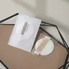 Bolsas de Tela No Tejida Blancas Transfronterizas Set Desechable de Cepillo de Dientes y Pasta Dental para Hotel Peine de Artículos de Tocador Alojamiento Rural Venta al por Mayor