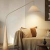 Lâmpada de assoalho de luxo leve lâmpada de pesca Sofá nórdico da sala de estar moderno simples criativo personalidade lâmpada de teto lâmpada vertical