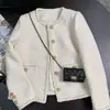 Otoño e Invierno 2024 Nuevo Estilo Coreano Beige Blanco Estilo Francés Corto Estilo Fragante Elegante Socialité Abrigo de Tweed para Mujer