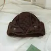 Gorro de punto trenzado holgado estilo coreano para otoño e invierno, suave y mullido, hace que la cara se vea más pequeña, engrosado para abrigar, protección para los oídos, a prueba de viento, sombrero versátil