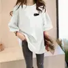 Nova Camiseta de Verão 2025 com Gola Redonda, Mangas Curtas Largas para Mulheres Estudantes, Blusa Casual Estampada de Comprimento Médio para Mulheres